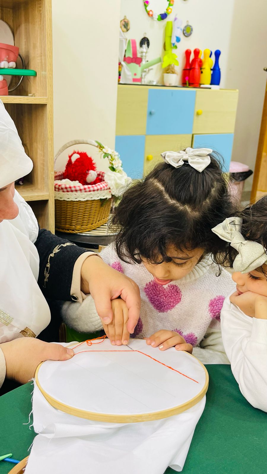 نتاج ورشة التطريز