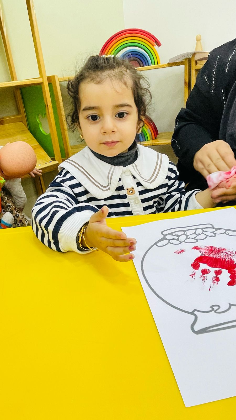 رسومات ملونة من إبداع الأطفال